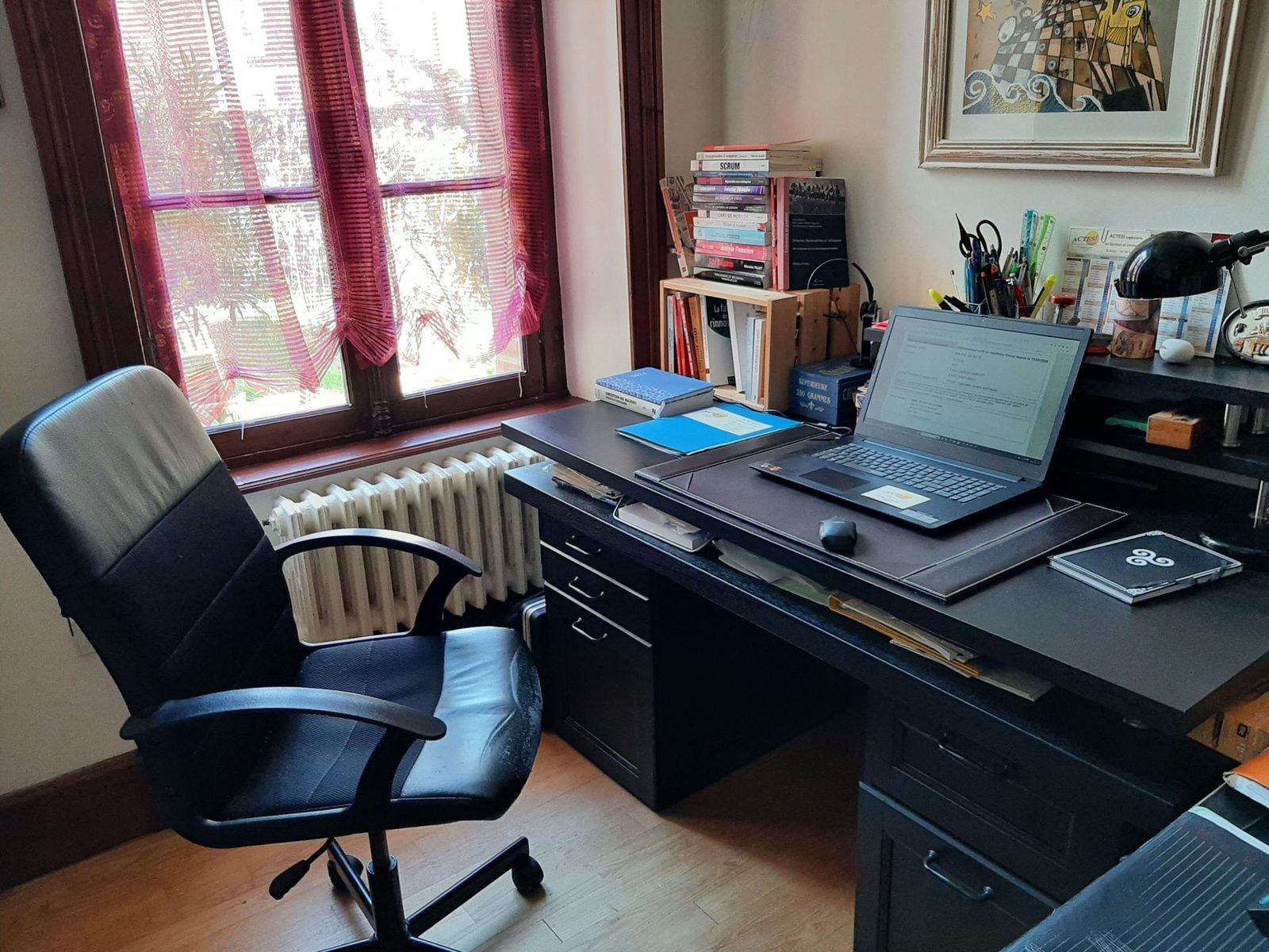 Le bureau d’ACTESI à Saint-Malo, prêt pour un rendez-vous